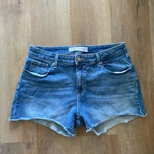 Signature Levi’s High Rise Denim Shorts